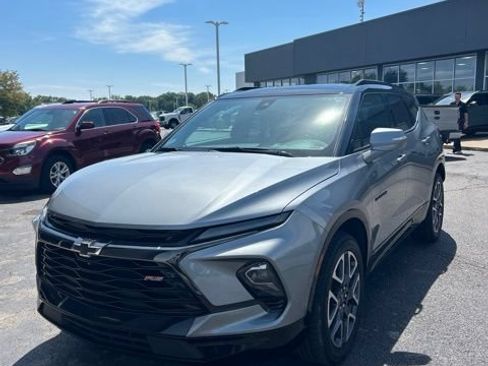 Used 2024 Chevrolet Blazer RS w/ Driver Confidence II Package FWD image 4
