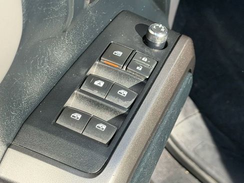 Used 2017 Toyota Tacoma SR5 image 15