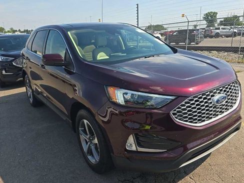 Used 2023 Ford Edge SEL w/ Convenience Package AWD/4WD image 3