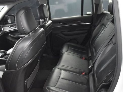 Used 2023 Jeep Grand Cherokee Limited w/ Black Appearance Package image 31