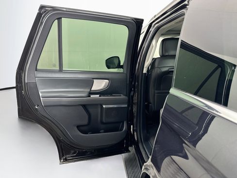 Used 2025 Ford Expedition Active AWD/4WD image 27