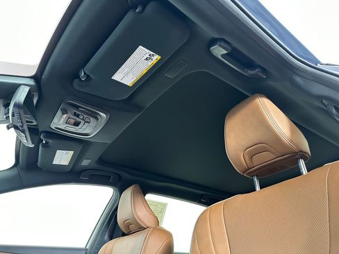 Used 2025 Toyota Crown Signia image 13