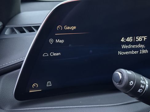 Used 2024 Cadillac XT4 Premium Luxury image 19