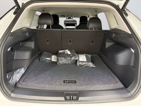 New 2026 Volkswagen Tiguan SE AWD/4WD image 9