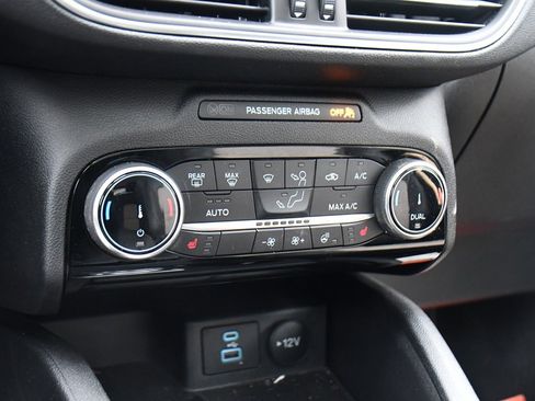 Used 2022 Ford Escape Titanium w/ Titanium Elite Package image 31