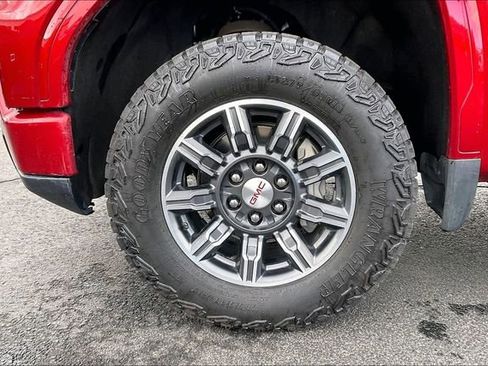 Used 2024 GMC Sierra 1500 AT4 w/ Technology Package AWD/4WD image 8