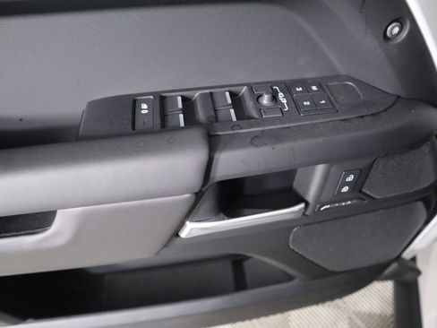 New 2025 Land Rover Defender 110 S image 25