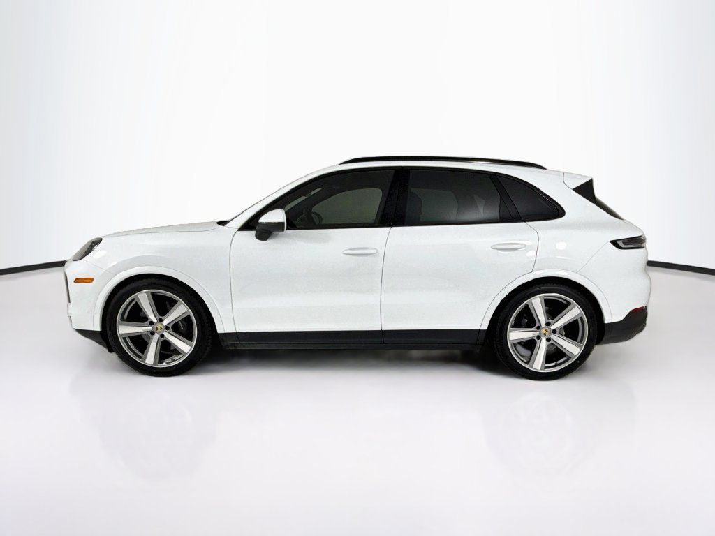 Certified 2024 Porsche Cayenne AWD/4WD image 2