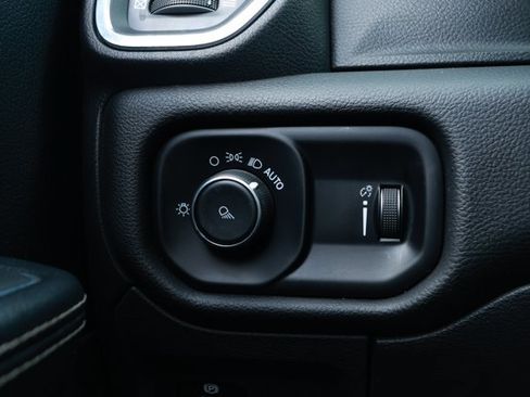 Used 2024 RAM 1500 Laramie RWD image 15