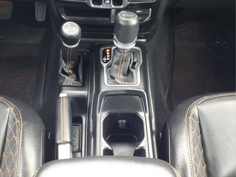 Used 2021 Jeep Wrangler Unlimited Sahara AWD/4WD image 19