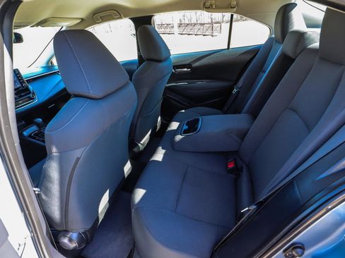 Used 2021 Toyota Corolla LE image 32