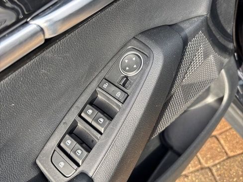 Used 2023 Kia Seltos S w/ Navigation Package image 11