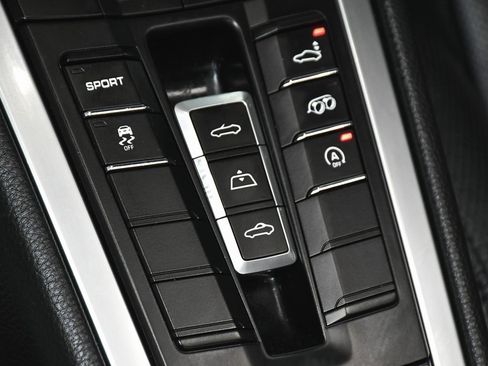 Used 2016 Porsche 911 Carrera 4 image 77