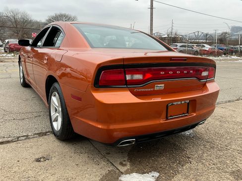 Used 2011 Dodge Charger SE image 7