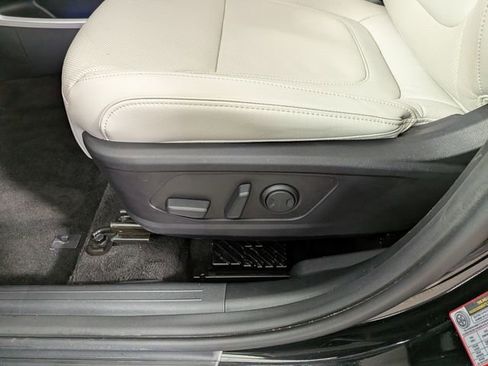 Used 2024 Hyundai Tucson Limited image 17