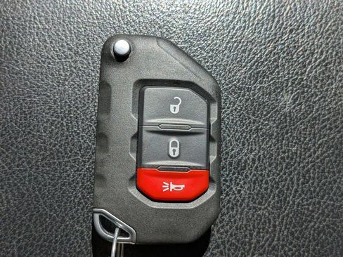 Used 2021 Jeep Gladiator Mojave w/ Trailer Tow Package image 30