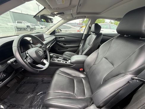 Used 2024 Honda Accord Touring image 5