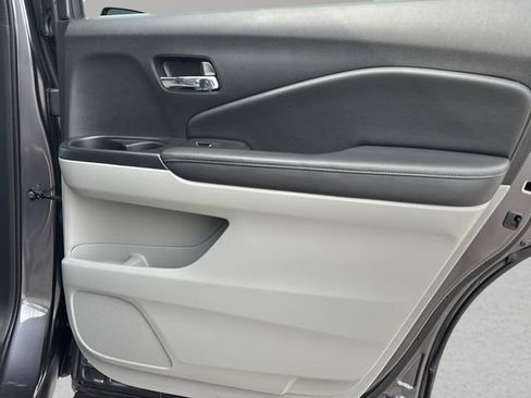 Used 2017 Honda Pilot EX-L image 11