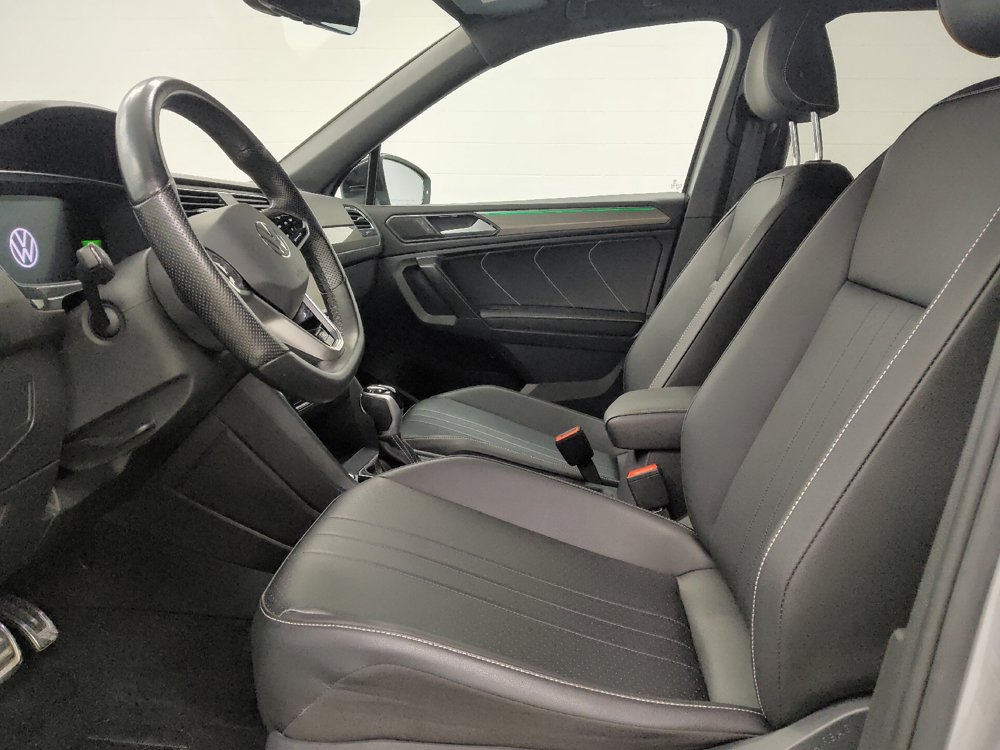 Used 2022 Volkswagen Tiguan SE R-Line FWD image 17