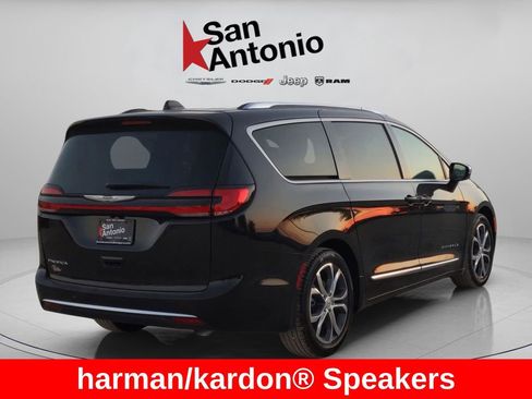 New 2026 Chrysler Pacifica Pinnacle image 8