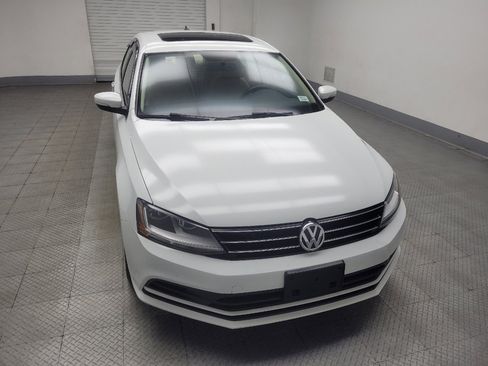 Used 2017 Volkswagen Jetta SE FWD image 14
