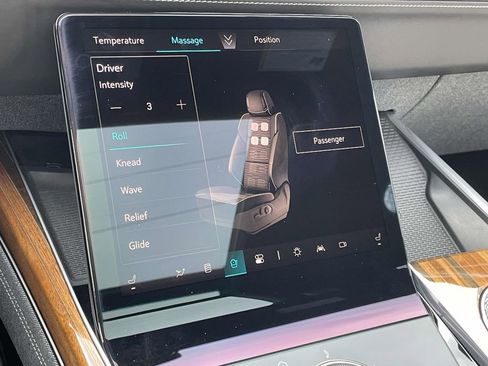 Certified 2025 Cadillac Escalade ESV Sport Platinum image 26