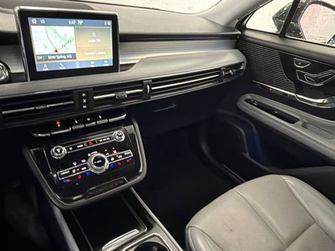 Used 2022 Lincoln Corsair AWD w/ Premium Package image 25