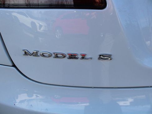 Used 2013 Tesla Model S Performance RWD image 31