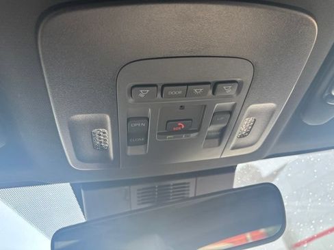 Used 2025 Toyota Camry SE w/ Convenience Package FWD image 13