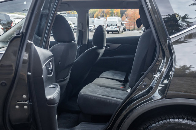 Used 2016 Nissan Rogue S AWD/4WD image 21