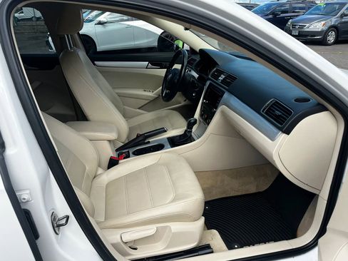 Used 2013 Volkswagen Passat 2.5 SE FWD image 15