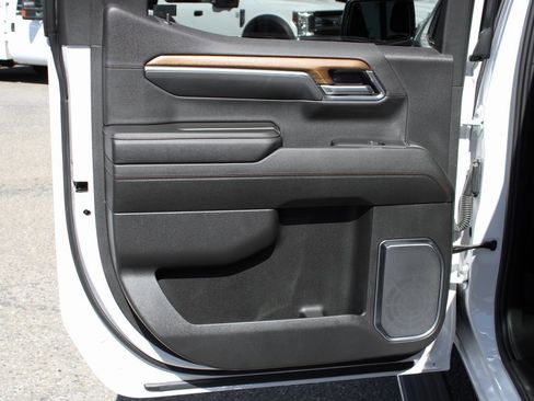 Used 2024 Chevrolet Silverado 1500 High Country image 34