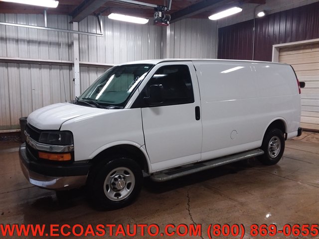 Used 2019 Chevrolet Express 2500 w/ Driver Convenience Package RWD image 4