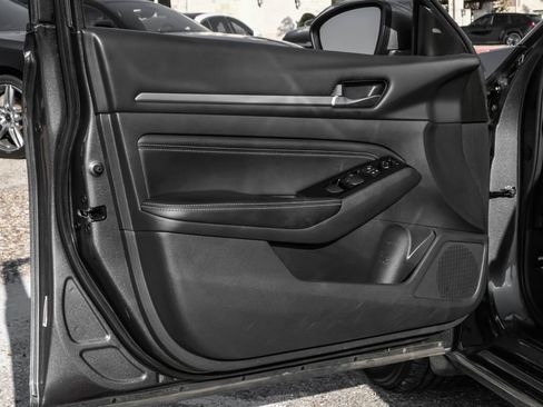 Used 2021 Nissan Altima 2.5 SV w/ SV Premium Package image 46