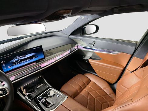Used 2024 BMW 740i w/ Executive Package RWD image 22