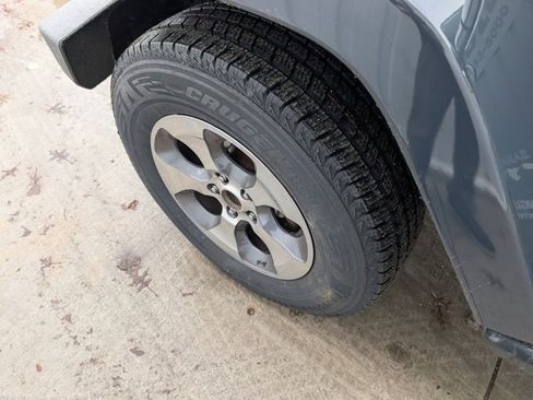 Used 2017 Jeep Wrangler Unlimited Sahara w/ Connectivity Group image 8