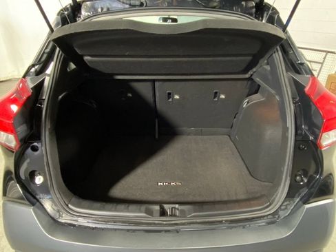 Used 2019 Nissan Kicks FWD image 26