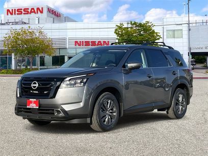 New 2025 Nissan Pathfinder SV w/ Black Appearance Package