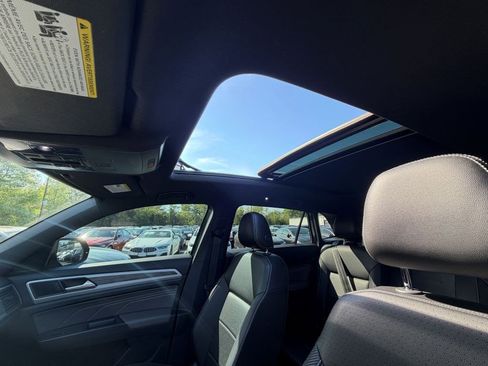 Used 2021 Volkswagen Atlas Cross Sport SE w/ Panoramic Sunroof Package AWD/4WD image 13