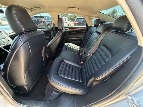 Used 2020 Ford Fusion SEL FWD image 16