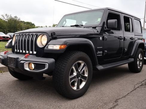 Used 2021 Jeep Wrangler Unlimited Sahara w/ Cold Weather Group AWD/4WD image 2