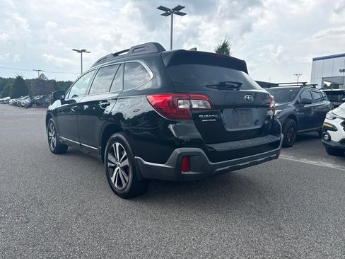 Used 2018 Subaru Outback 2.5i Limited AWD/4WD image 3