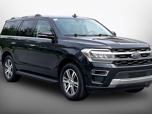 Used 2024 Ford Expedition Limited AWD/4WD image 2