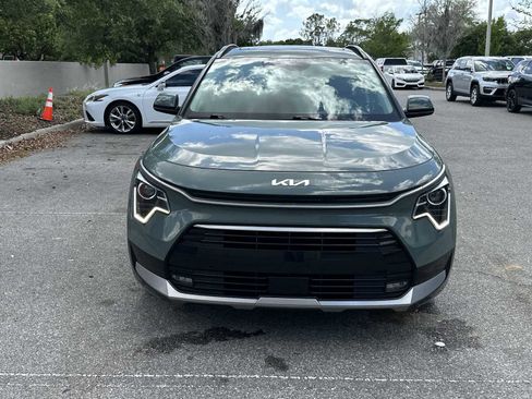 Used 2023 Kia Niro EX Touring FWD image 9