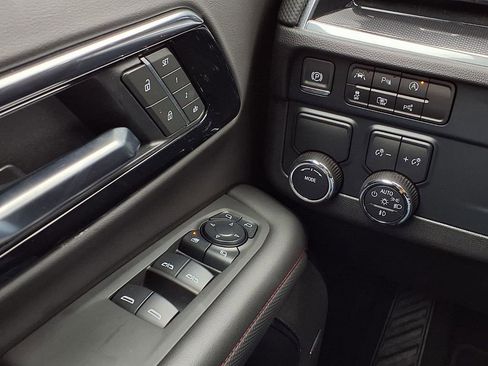 Used 2025 Chevrolet Tahoe RST w/ Comfort Package image 19