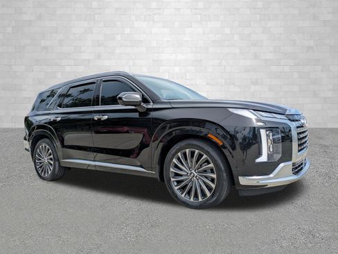 Used 2023 Hyundai Palisade Calligraphy FWD image 1
