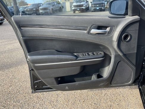 Used 2020 Chrysler 300 Touring w/ Sport Appearance Package image 13