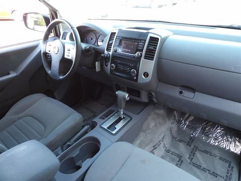 Used 2017 Nissan Frontier S image 11