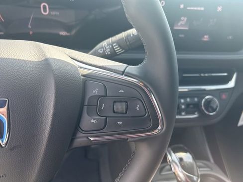 Used 2025 Buick Envista Preferred w/ Convenience I Package FWD image 11