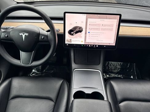 Used 2023 Tesla Model Y Long Range AWD/4WD image 3